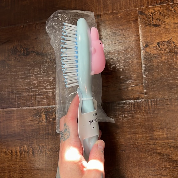 NWT Bunny Hair Brush! - Picture 3 of 5